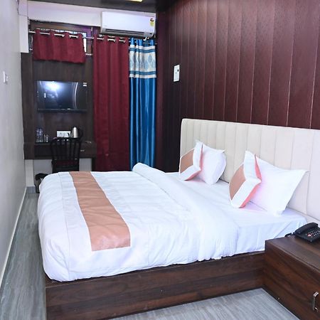 Sun High Stay Luxury Guest House Benares Buitenkant foto
