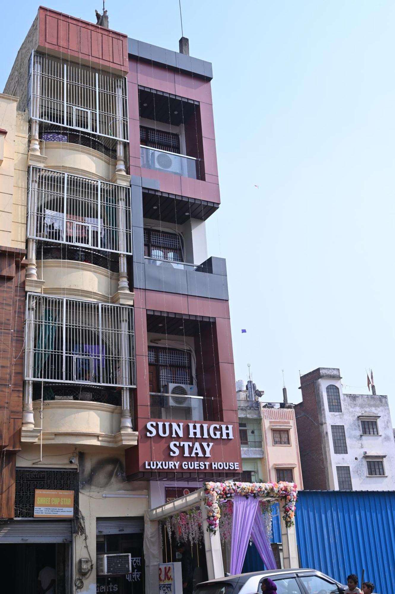 Sun High Stay Luxury Guest House Benares Buitenkant foto
