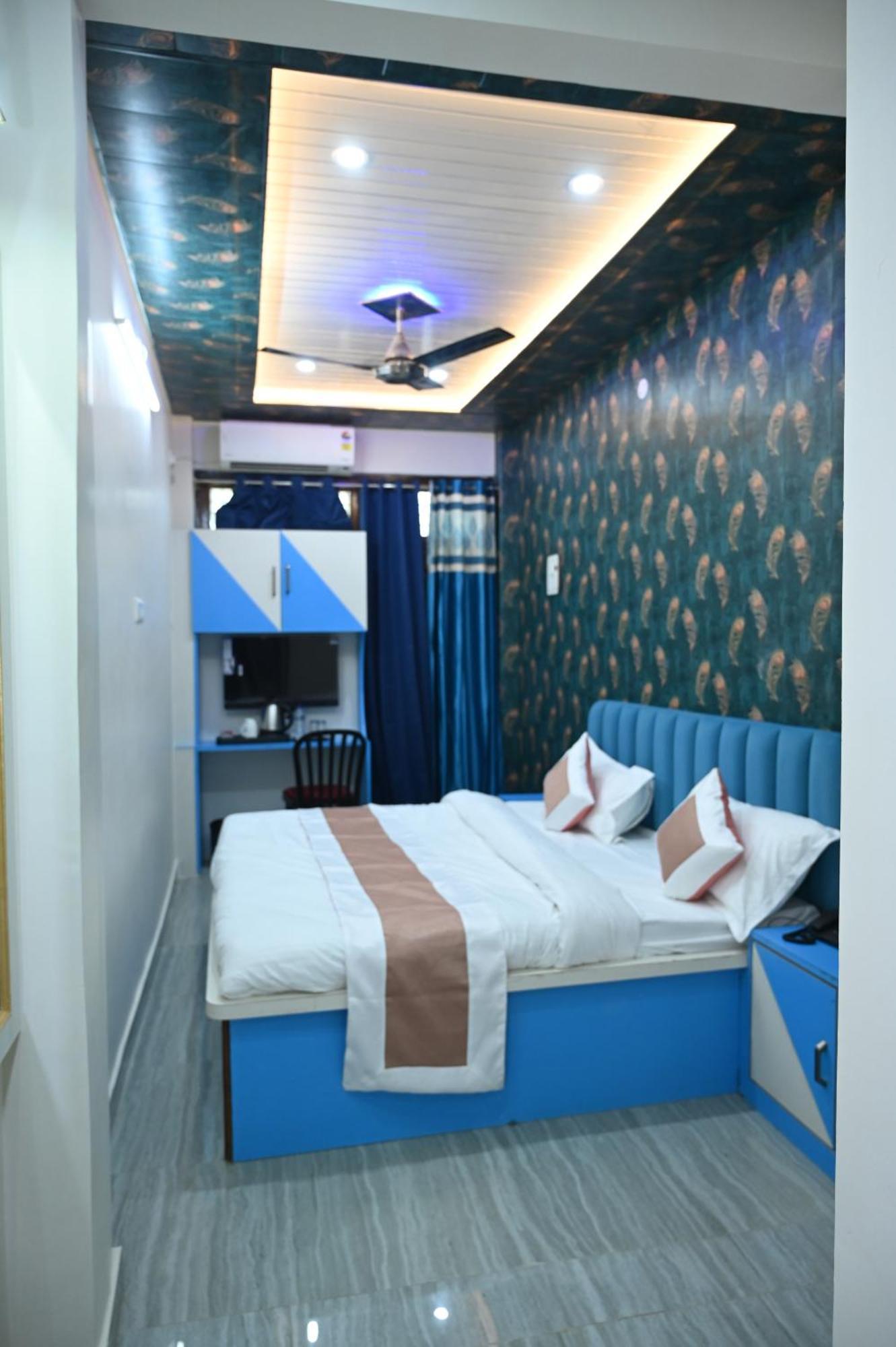 Sun High Stay Luxury Guest House Benares Buitenkant foto